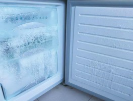冰箱保鲜室后壁结冰是哪坏了？应该如何解决问题