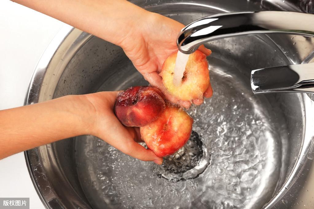 桃怎么洗才干净，怎么洗桃子最干净呢